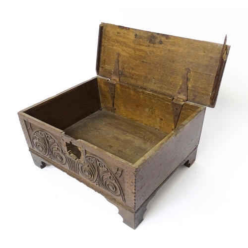 1093 - A late 17thC oak bible box with carved detail to front. Approx. 9 3/4