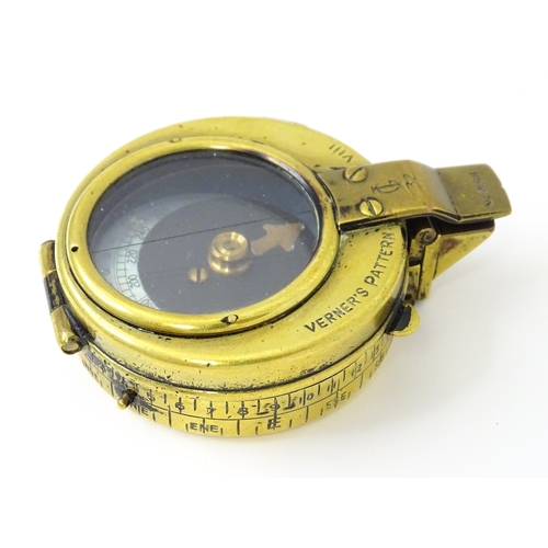 827 - Militaria : a Verner's Pattern VIII pocket compass by W. Watson & Sons London , stamped to the base ... 