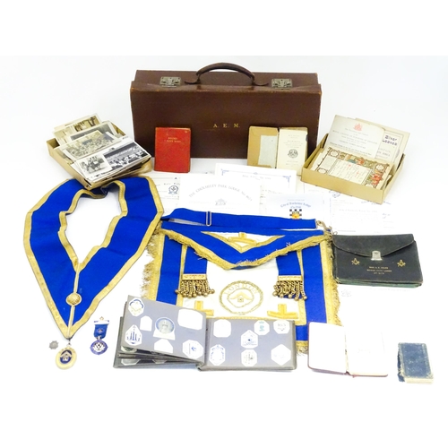 1084 - Freemasonry / Masonic Interest: a quantity of masonic regalia , to include a silver ' Royal Masonic ... 