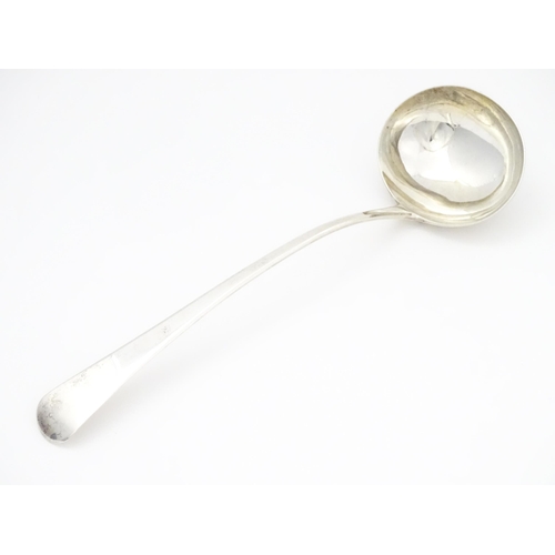 485A - A George III silver ladle hallmarked London 1806, maker Thomas Harper. Approx. 12 1/2