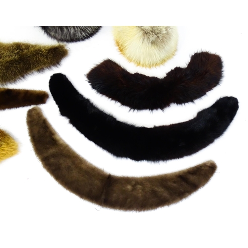 1313 - Vintage fashion / clothing: A quantity of vintage fur hats and collars. To include, 2 vintage fur ha... 