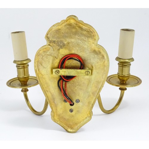 1430 - A 20thC brass twin branch wall light. Approx. 7 1/2