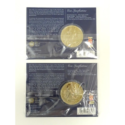 824A - Collector's Coins : a quantity of commemorative coins, comprising two 2012 Royal Mint Queen Elizabet... 