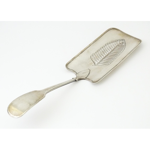 453 - A George III silver fish slice hallmarked London 1805, maker Thomas James. Approx. 11 1/2