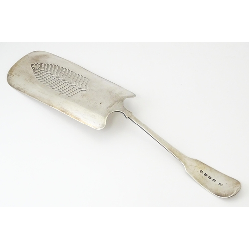 453 - A George III silver fish slice hallmarked London 1805, maker Thomas James. Approx. 11 1/2