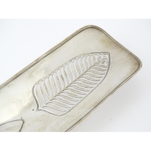 453 - A George III silver fish slice hallmarked London 1805, maker Thomas James. Approx. 11 1/2