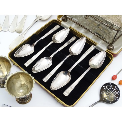 581 - A quantity of silver plated wares to include assorted flatware / cutlery, sugar tongs, teaspoons, co... 