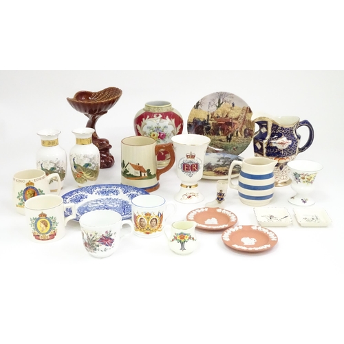 656 - A quantity of assorted ceramics to include a Royal Doulton cream jug, Wedgwood collectors plates, Co... 