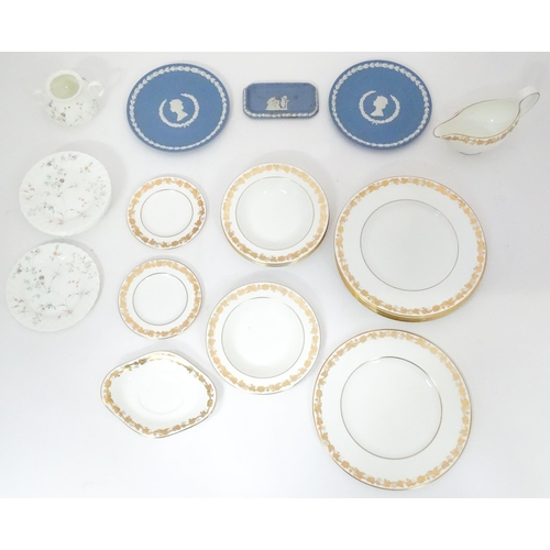 212 - Wedgwood : a quantity of assorted dinnerwares in the Whitehall and Campion patterns, together with t... 