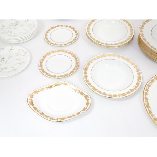 212 - Wedgwood : a quantity of assorted dinnerwares in the Whitehall and Campion patterns, together with t... 