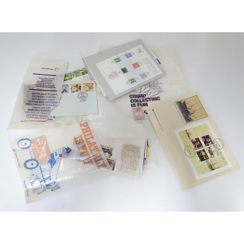 233 - Stamps and First Day Covers: A quantity of assorted stamps from Jordan, Italy, Norway, Australia, Ca... 