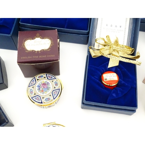 289 - A quantity of boxed Halcyon Days enamelled pill boxes and clock, together with boxed Royal Crown Der... 