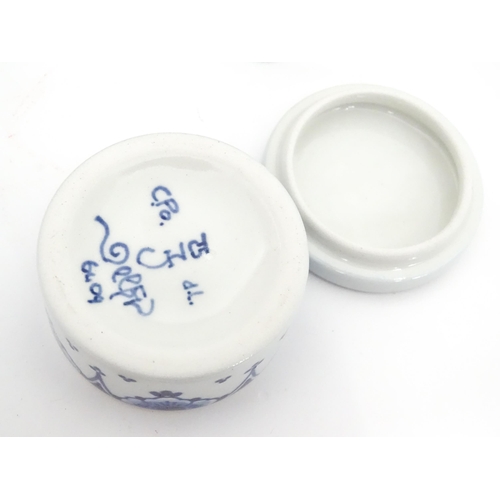 289 - A quantity of boxed Halcyon Days enamelled pill boxes and clock, together with boxed Royal Crown Der... 