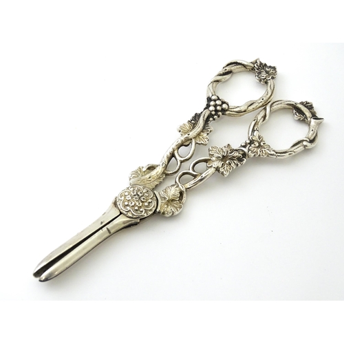 350 - Victorian silver grape shears with fruiting vine decoration hallmarked Birmingham 1890, maker Hillia... 