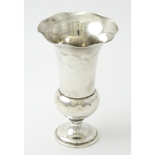 357 - A silver spill vase hallmarked London 1911, maker William Comyns & Sons Ltd. Approx. 4