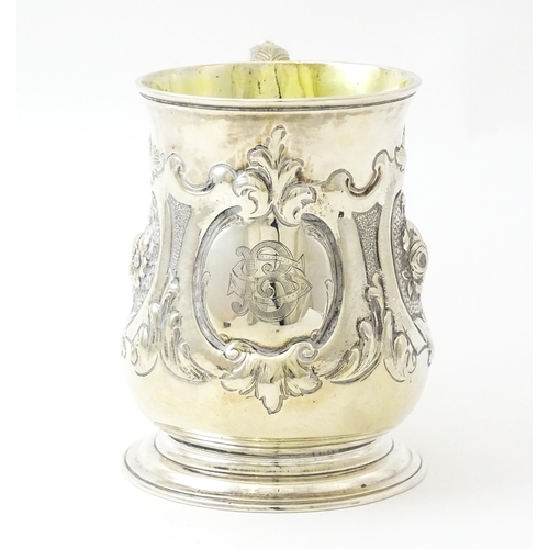 364 - A George II silver mug hallmarked London 1759, maker Thomas Rush. Approx. 4