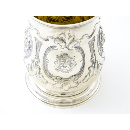 364 - A George II silver mug hallmarked London 1759, maker Thomas Rush. Approx. 4