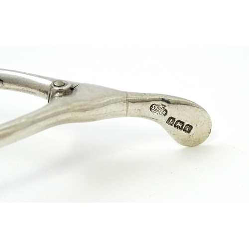 370 - Novelty silver sugar tongs of wishbone form, hallmarked Birmingham1922, maker William Hutton & Sons ... 