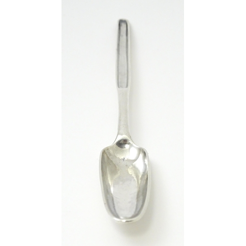 371 - A George II silver marrow scoop hallmarked London 1753. Approx. 9 1/4