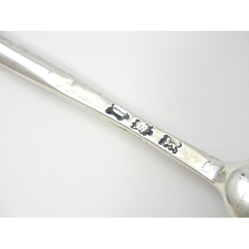 371 - A George II silver marrow scoop hallmarked London 1753. Approx. 9 1/4