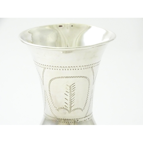 375 - A silver kiddush cup hallmarked London 1921, maker Rosenzweig, Taitelbaum & Co. (Jacob Rosenzweig). ... 