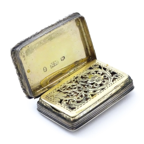 382 - A William IV silver vinaigrette with engine turned decoration hallmarked Birmingham c. 1834, maker N... 