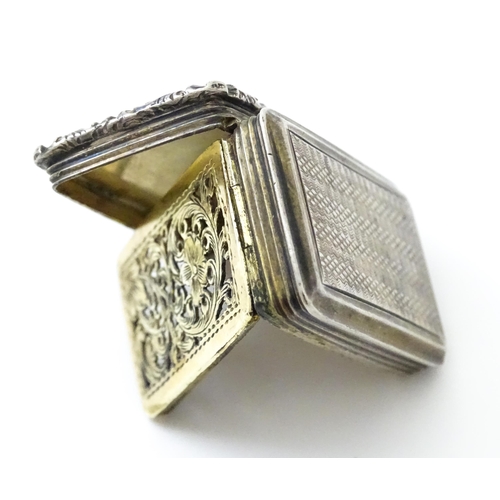 382 - A William IV silver vinaigrette with engine turned decoration hallmarked Birmingham c. 1834, maker N... 