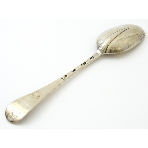 393 - A George II silver spoon with rat tail bowl, hallmarked London 1723, maker Edward Dymond. Approx. 8