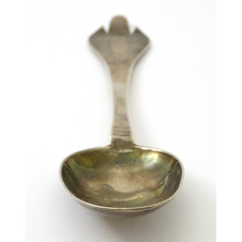 394 - An early 18thC silver trefid spoon with rat tail bowl, maker IC possibly Jonah Clifton. Approx. 8