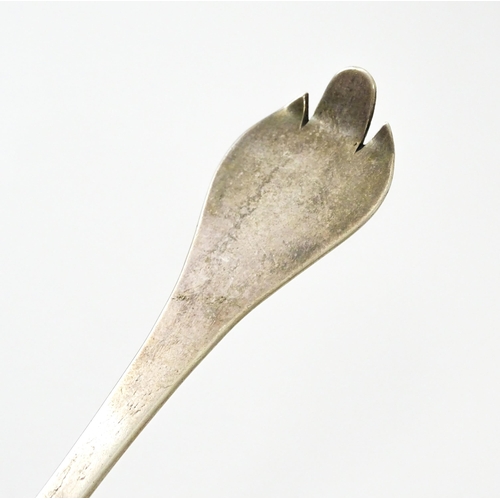 394 - An early 18thC silver trefid spoon with rat tail bowl, maker IC possibly Jonah Clifton. Approx. 8