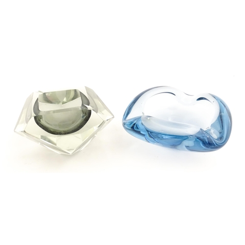 286 - Two glass ashtrays comprising a Murano glass Sommerso grey example and a turquoise glass example, po... 