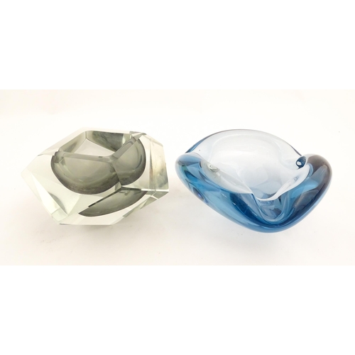 286 - Two glass ashtrays comprising a Murano glass Sommerso grey example and a turquoise glass example, po... 