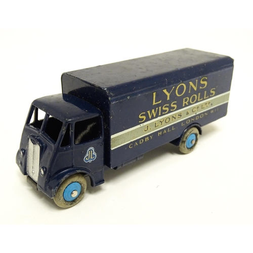 1162 - Toy: A Dinky Supertoys die cast scale model Guy 'Lyons' Van, model no. 514. Boxed.