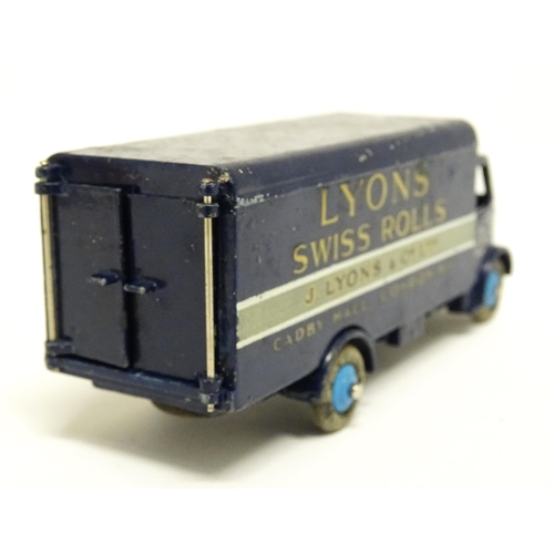 1162 - Toy: A Dinky Supertoys die cast scale model Guy 'Lyons' Van, model no. 514. Boxed.