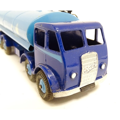 1163 - Toys: Two Dinky Supertoys die cast scale model Foden Type 1 Lorries, comprising Foden Flat Truck wit... 