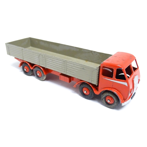 1164 - Toys: Two Dinky Supertoys die cast scale model vehicles comprising Foden Diesel 8-Wheel Wagon, model... 