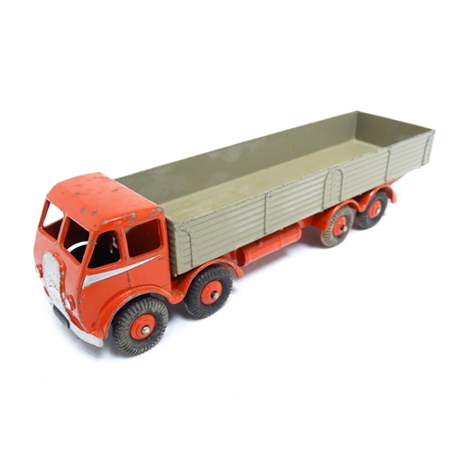 1164 - Toys: Two Dinky Supertoys die cast scale model vehicles comprising Foden Diesel 8-Wheel Wagon, model... 