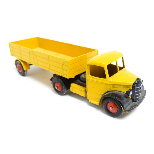 1164 - Toys: Two Dinky Supertoys die cast scale model vehicles comprising Foden Diesel 8-Wheel Wagon, model... 