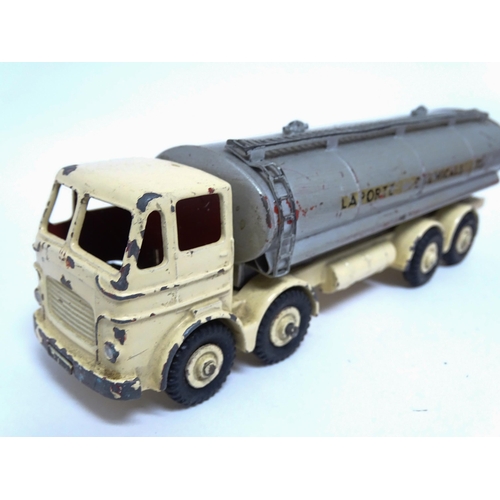 1167 - Toys: A quantity of die cast scale model Dinky Toys / Dinky Supertoys to include Leyland Octopus no.... 