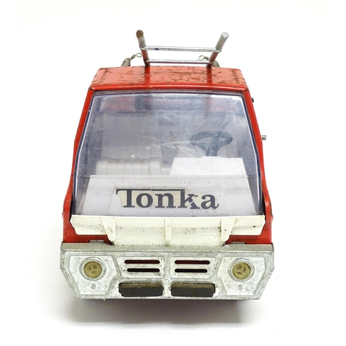 1169 - Toy: A 20thC Tonka Toys metal pumper fire engine / truck. Approx. 15 1/4