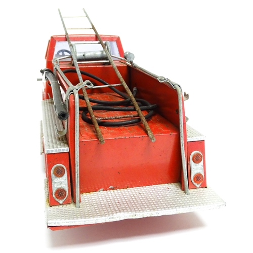 1169 - Toy: A 20thC Tonka Toys metal pumper fire engine / truck. Approx. 15 1/4