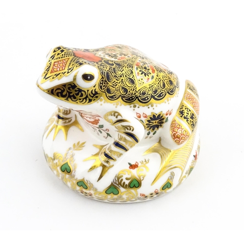 150 - A Royal Crown Derby limited edition paperweight modelled as an Old Imari Frog, designed by John Abli... 