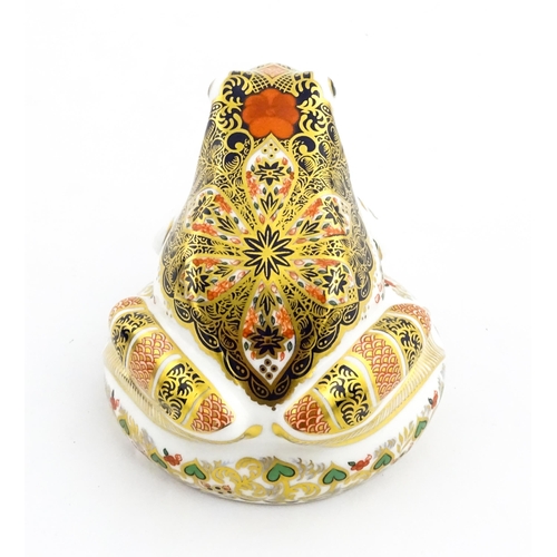 150 - A Royal Crown Derby limited edition paperweight modelled as an Old Imari Frog, designed by John Abli... 