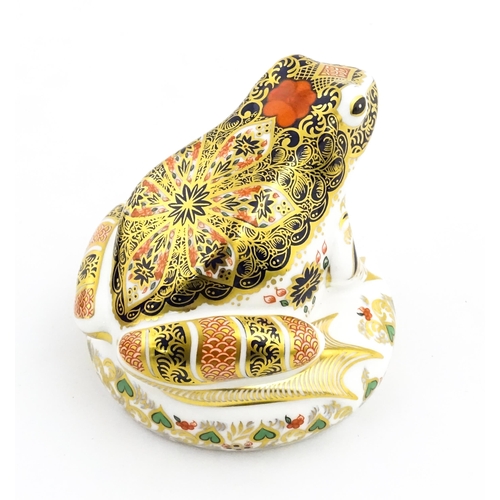 150 - A Royal Crown Derby limited edition paperweight modelled as an Old Imari Frog, designed by John Abli... 