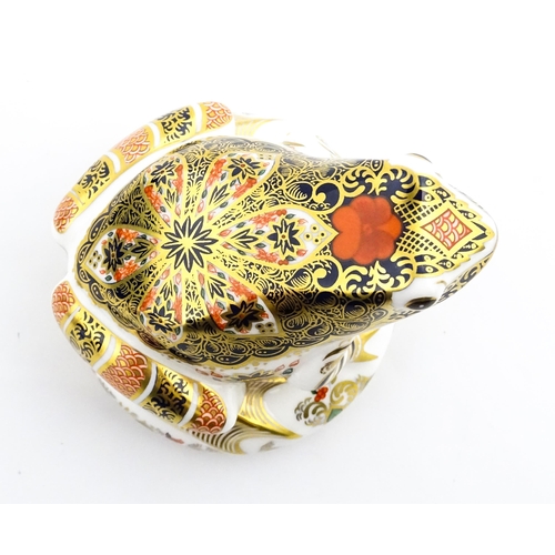 150 - A Royal Crown Derby limited edition paperweight modelled as an Old Imari Frog, designed by John Abli... 