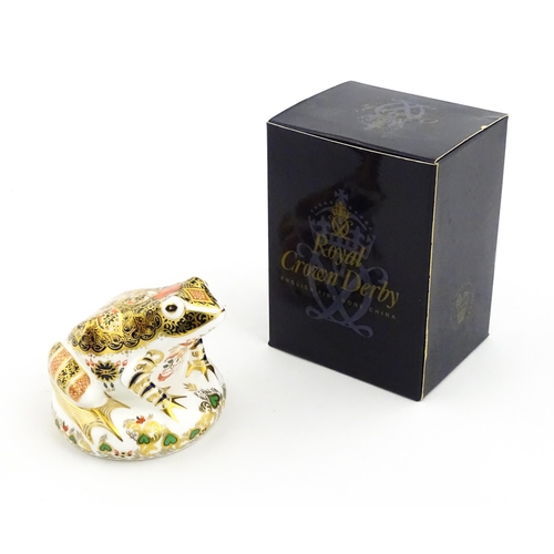 150 - A Royal Crown Derby limited edition paperweight modelled as an Old Imari Frog, designed by John Abli... 