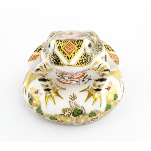 150 - A Royal Crown Derby limited edition paperweight modelled as an Old Imari Frog, designed by John Abli... 