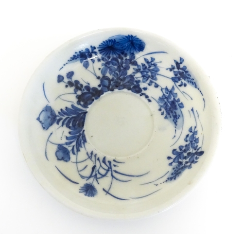 186 - A quantity of Chinese items to include a blue and white teapot with peony flower detail, a blue and ... 