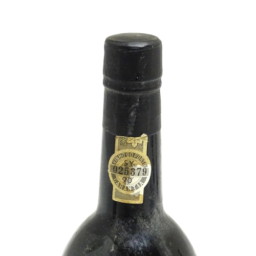 1146 - A 75cl bottle of Dow's Quinta do Bomfim 1979 vintage port.