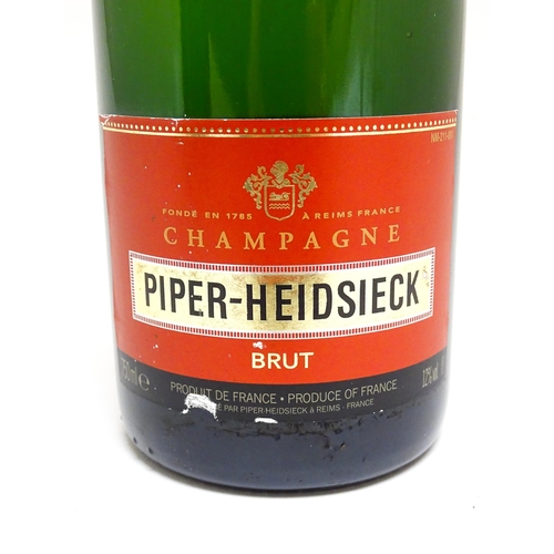 1150 - Three 750ml bottles of Piper-Heidsieck champagne (3)